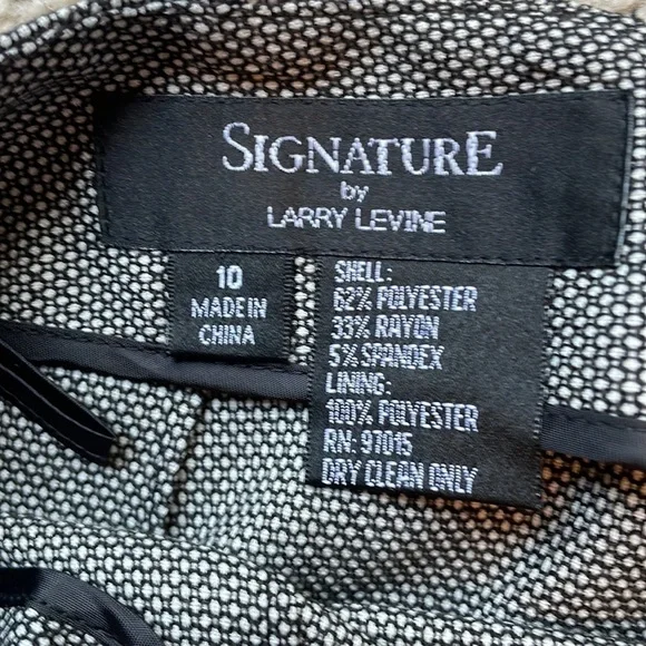 Signature by Larry Levine size 10 pencil skirt with pleated bottom - Picture 4 of 7